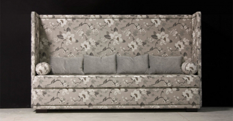 Трехместный тканевый диван AVANTI с высокой спинкой