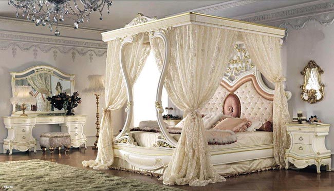 Итальянская мебель, кровати.