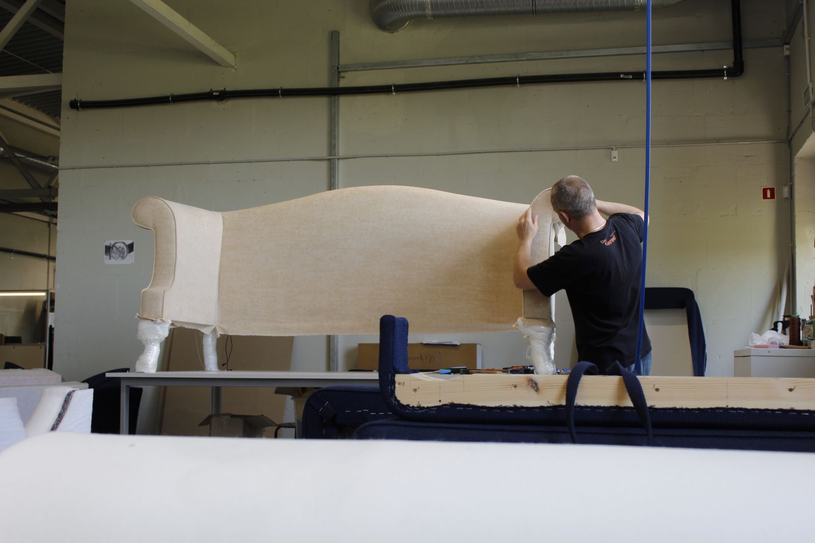 Изготовление тканевого дивана