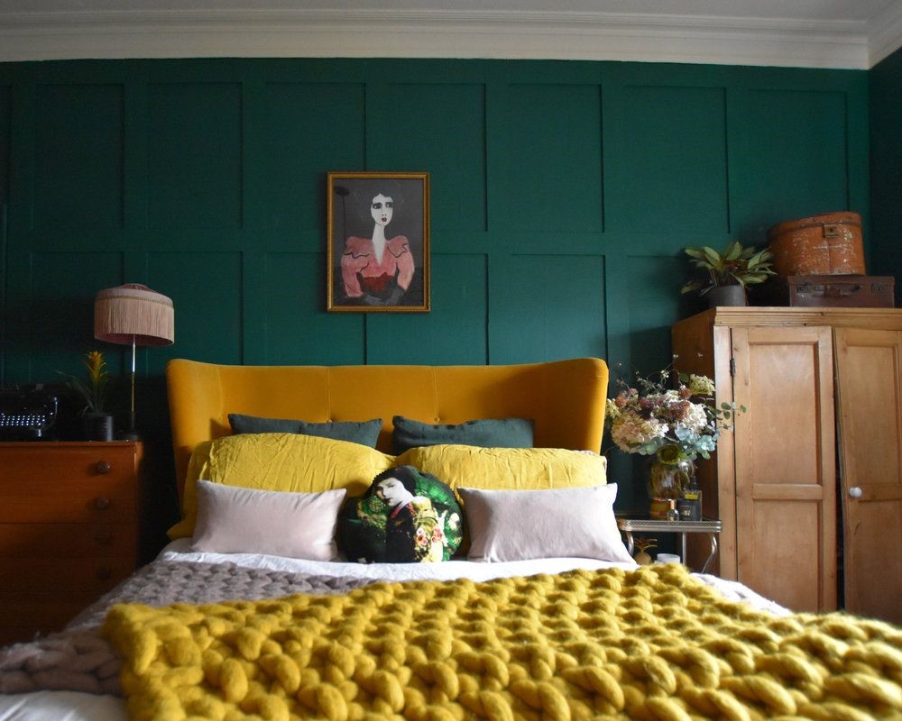 яркий зеленый в спальне